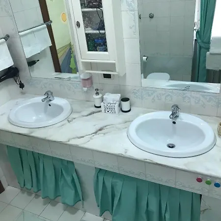 فندق مبيت وإفطار Regy 3*