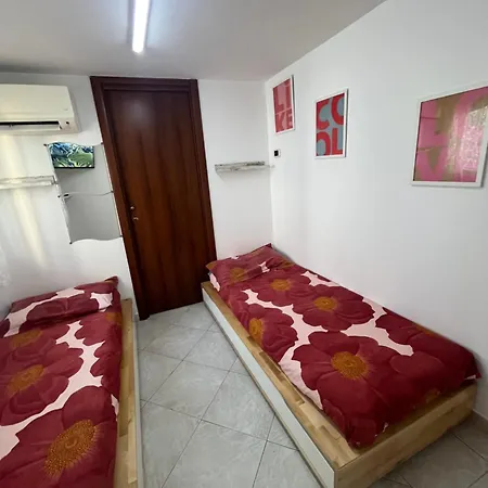 住宿加早餐酒店 Regy 3*