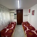 Regy Bed and Breakfast Νάπολη